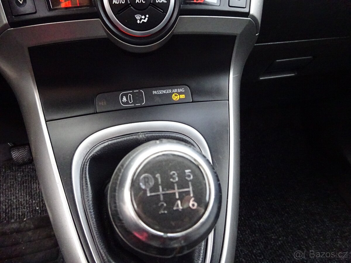 Toyota Verso 1,6 D-4D, 7 MÍST - 15