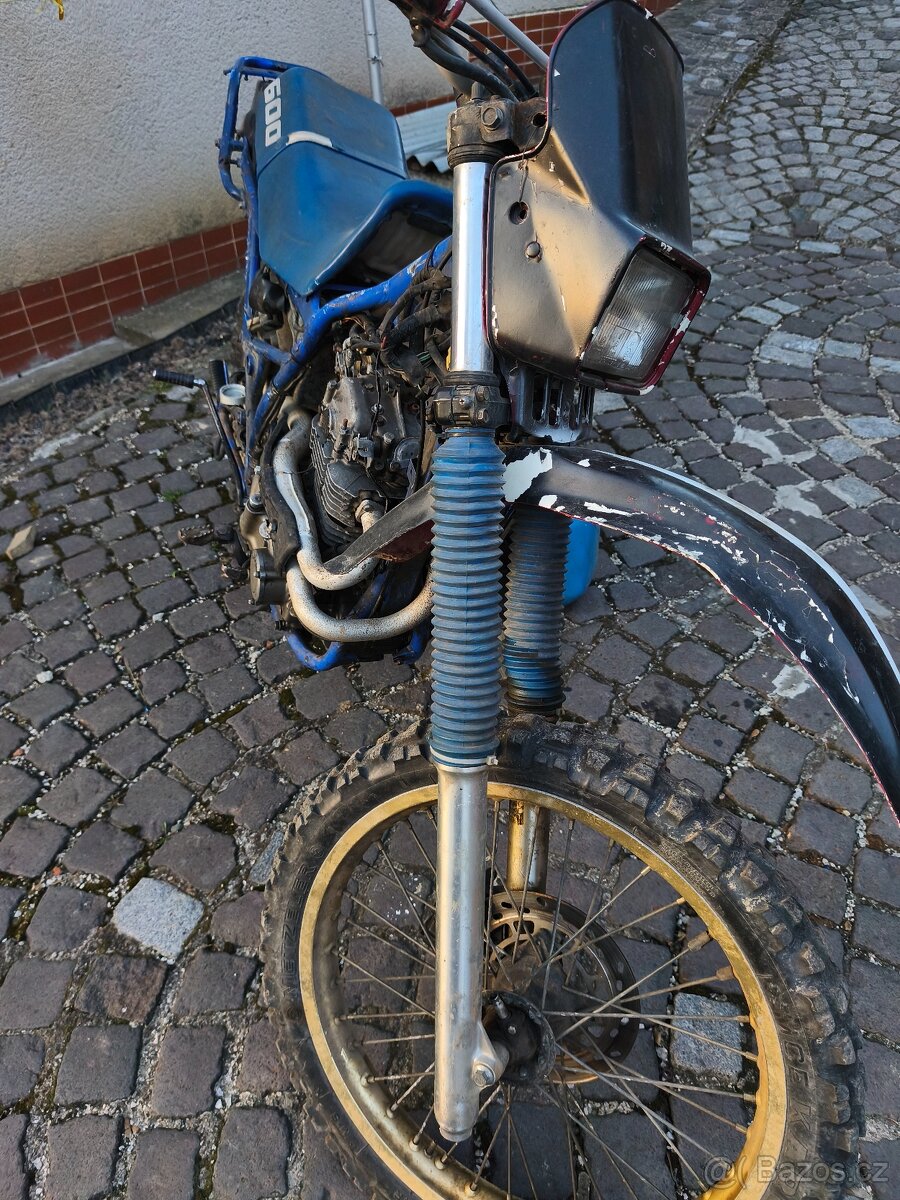 Suzuki DR 600 bez tp - 15
