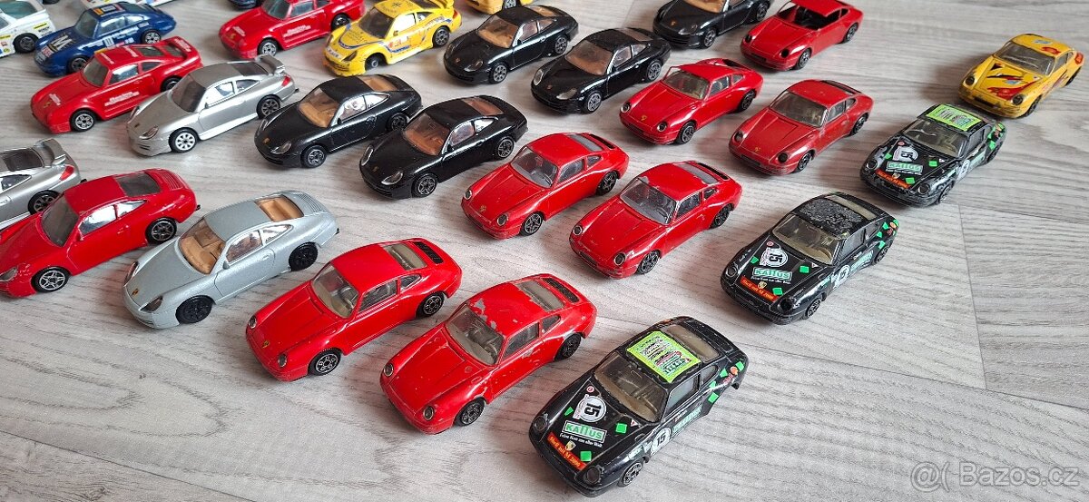 autíčka - modely Bburago 1/43 starší - 15