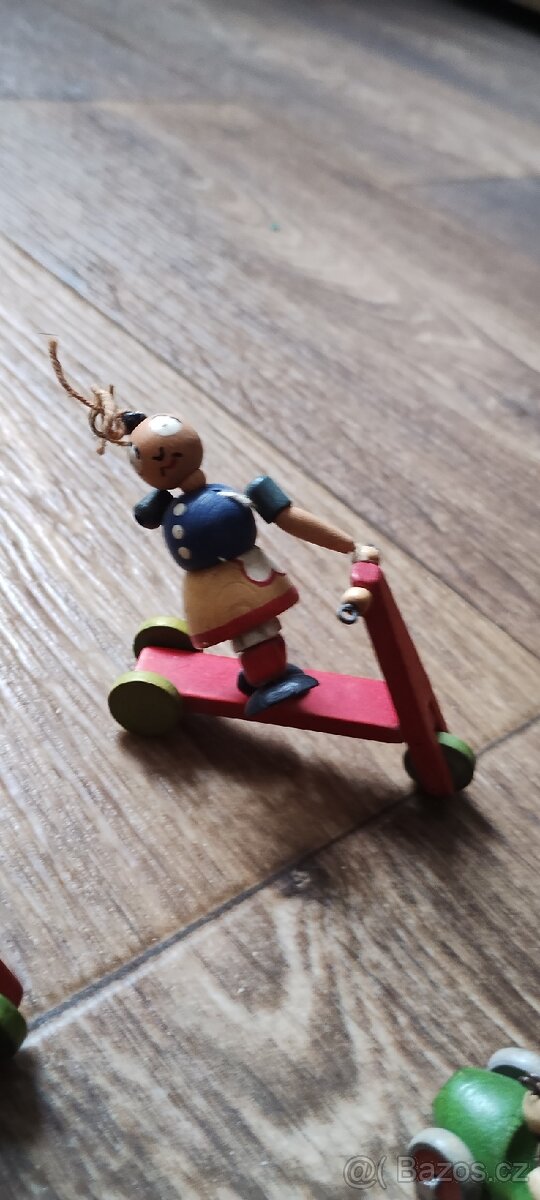 Dřevěné figurky a autíčka - 15