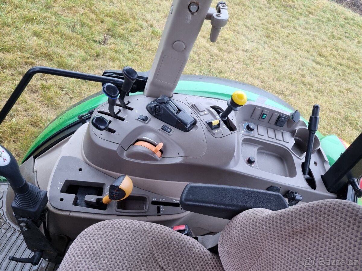 John Deere 6110MC + Quicke Q4M - 15