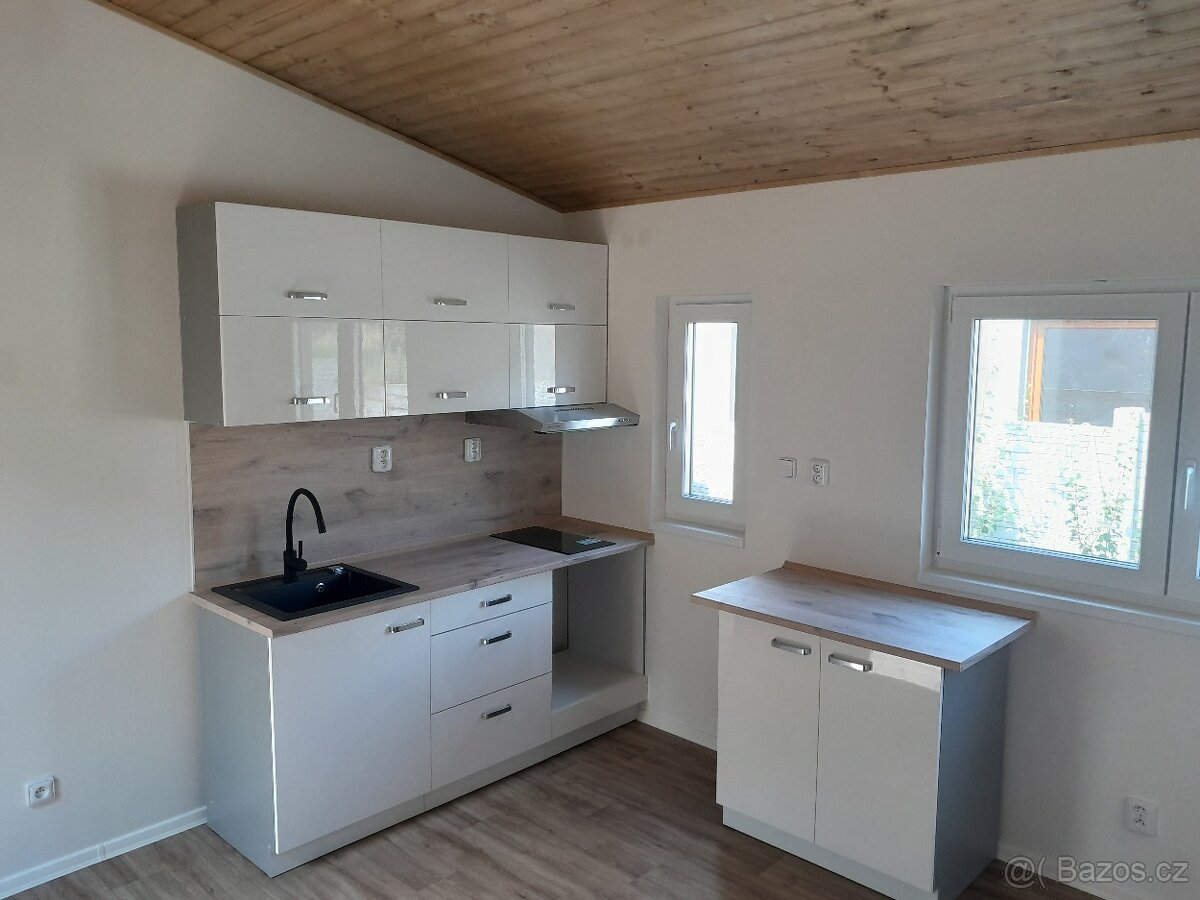 Včetně kuchyně 2+kk,komora,koupelna s wc - 15