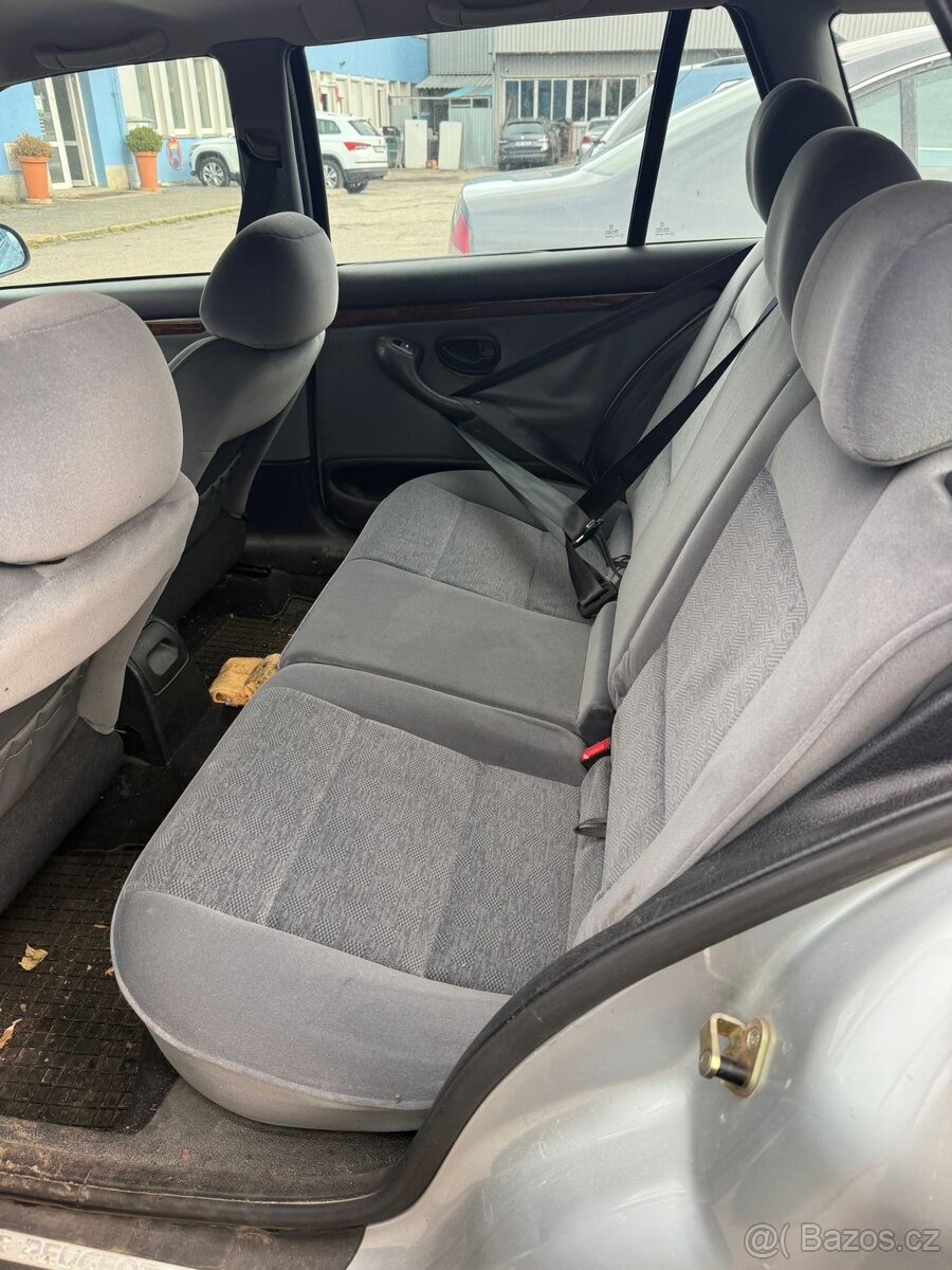 406 2.0 HDI (79 kW). - 15