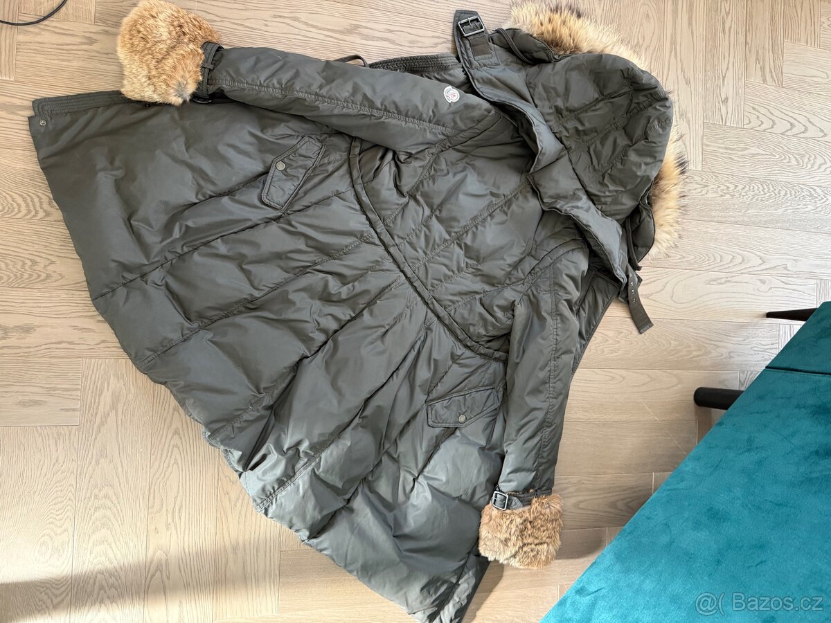 Perova bunda Moncler s myvali kozesinou - 15