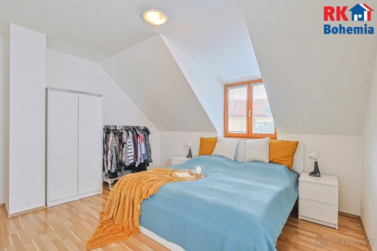 Prodej rodinného domu 5+1 se zahradou u centra města Český B - 15