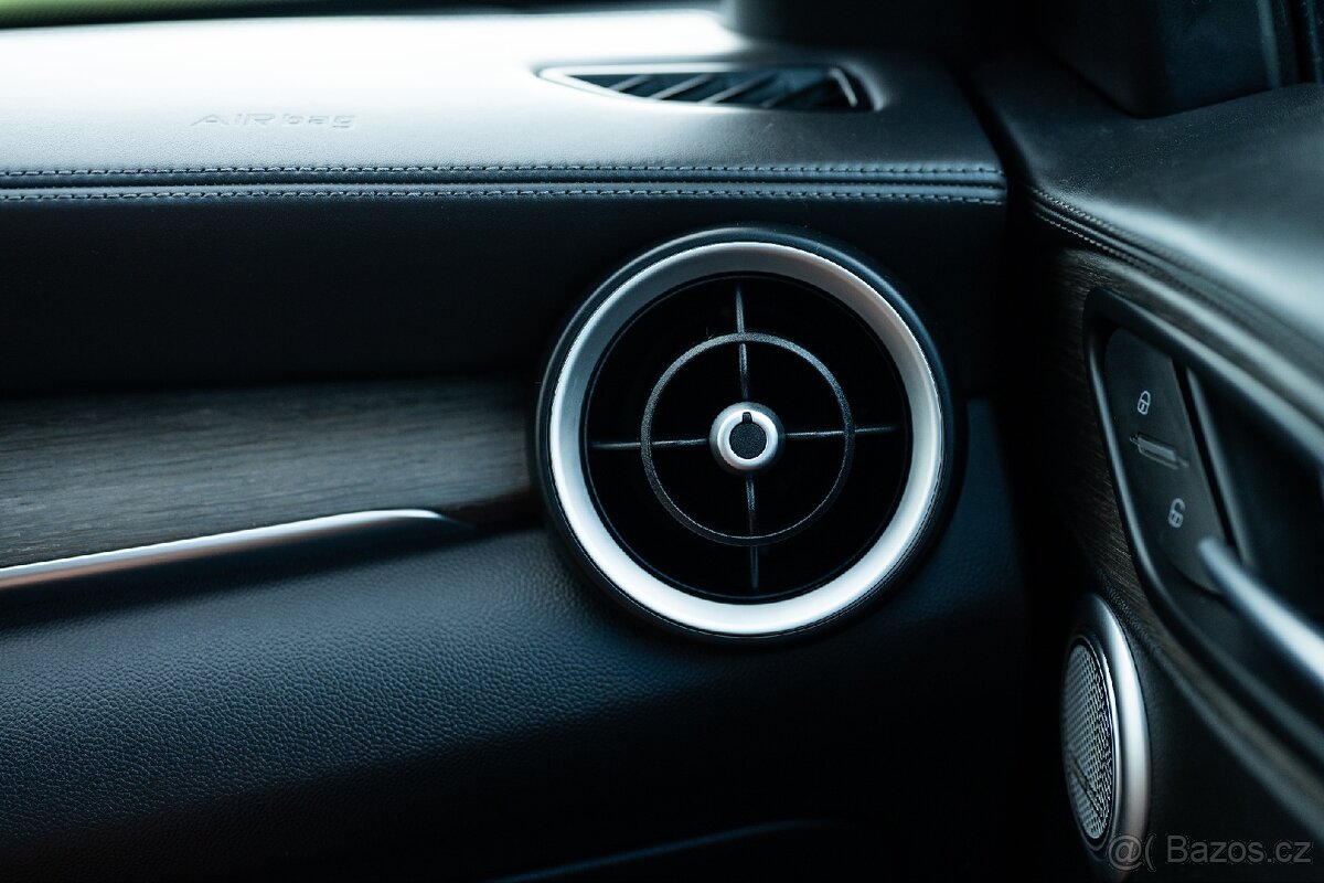 Alfa Romeo Stelvio 2.0T 206kW Q4, 2022, 21500KM, DPH - 15