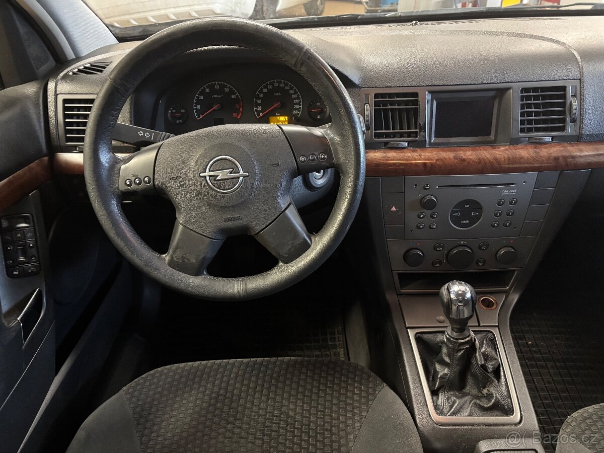 Opel Vectra 2.2 i nová STK 2/28 - 15
