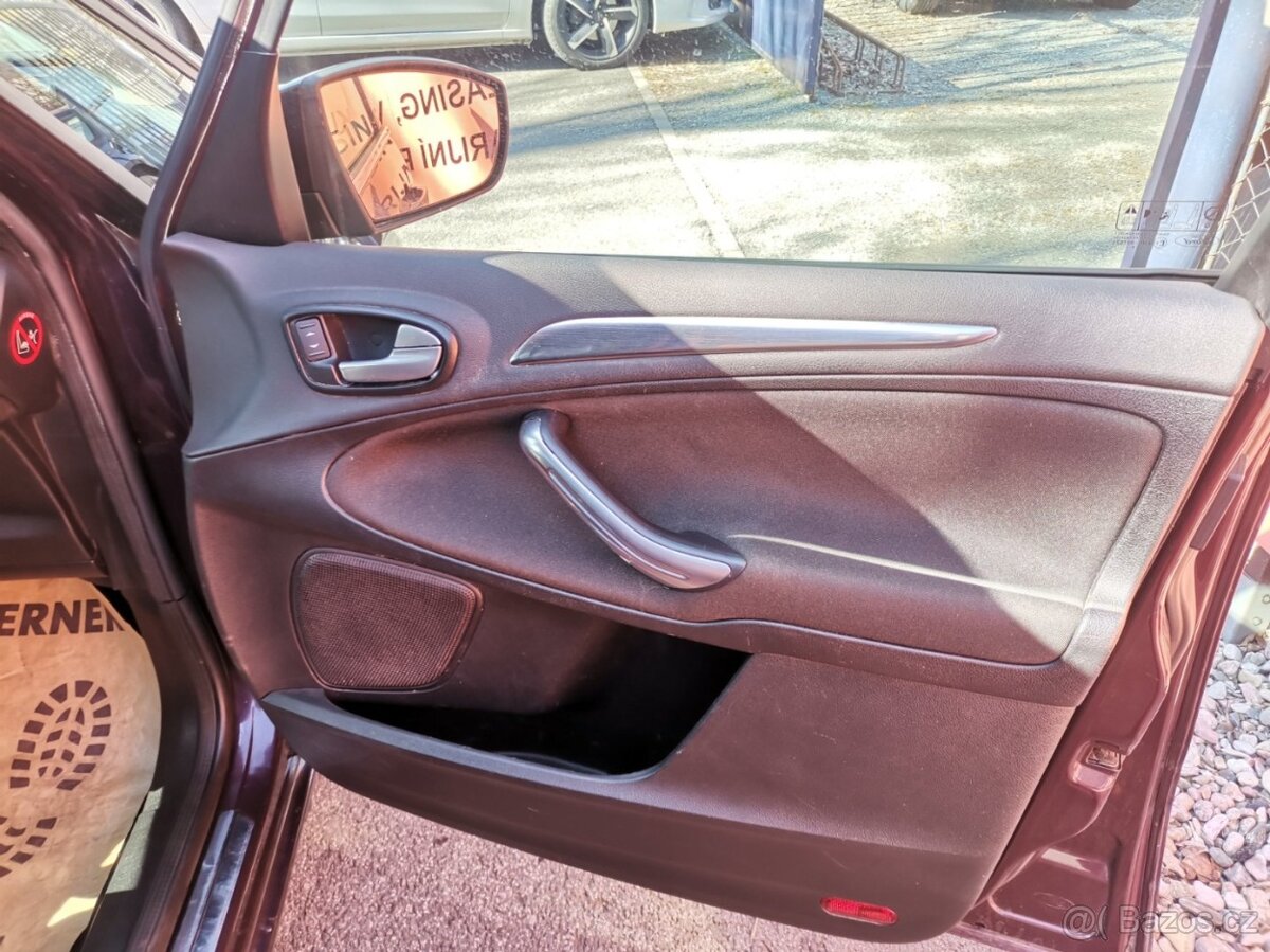 Ford Galaxy 2.2TDCi 129kw Ghia 7míst TZ - 15