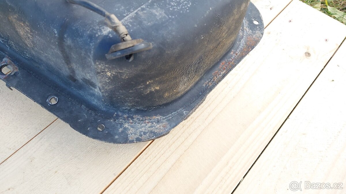 Kia Sportage 1 –Nádrž paliva - 15