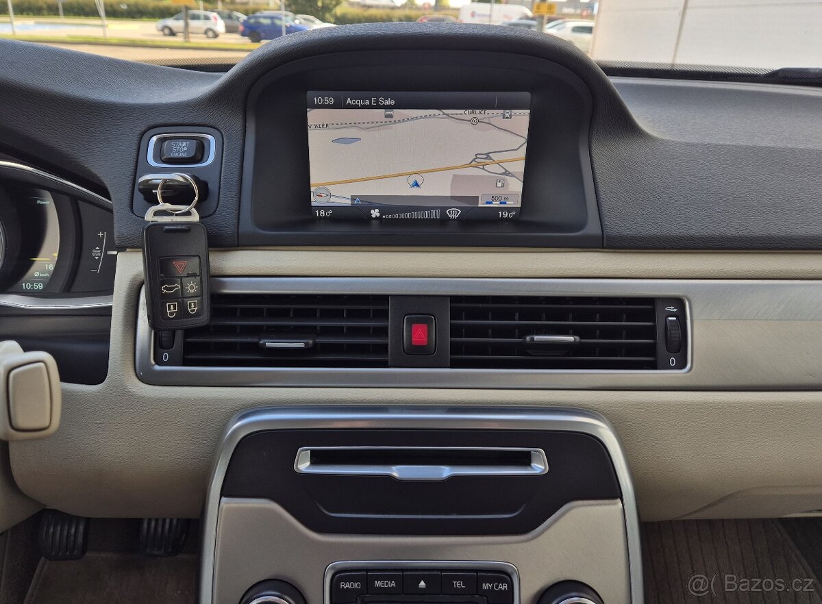 VOLVO S80 D4 120 KW 5-VÁLEC XENON NAVI MANUÁL 1MAJITEL - 15