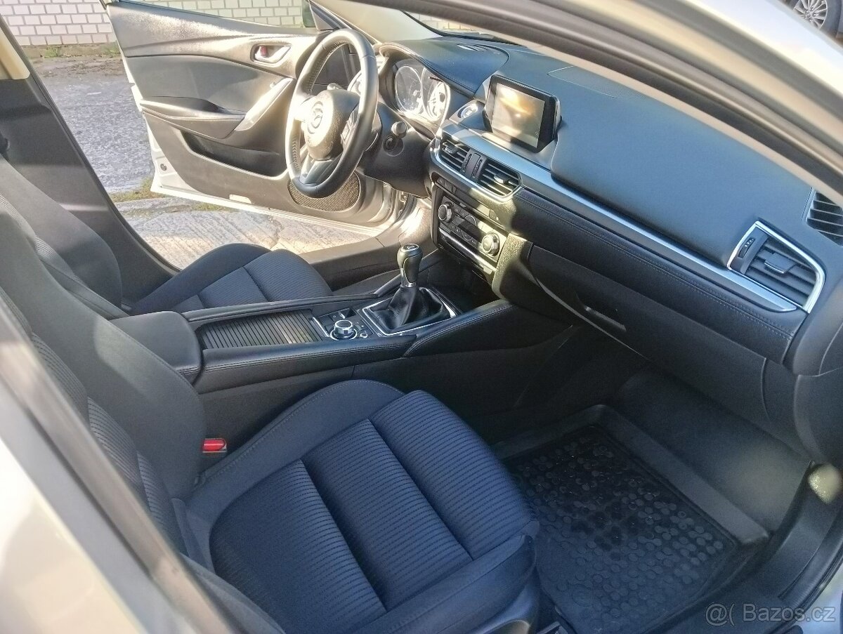 Mazda 6 combi 2,0i Revolution - 15