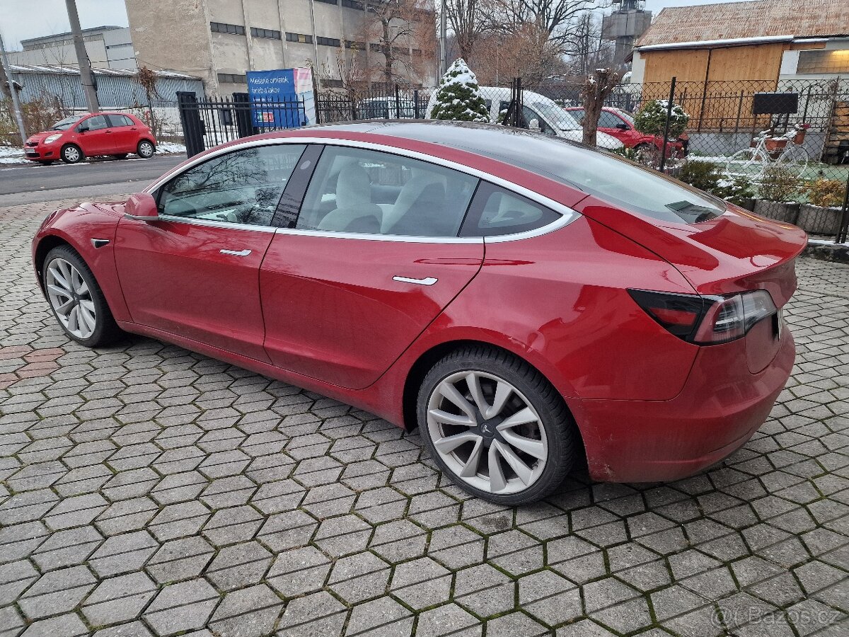 Prodám Tesla model 3 odpočet DPH - 15