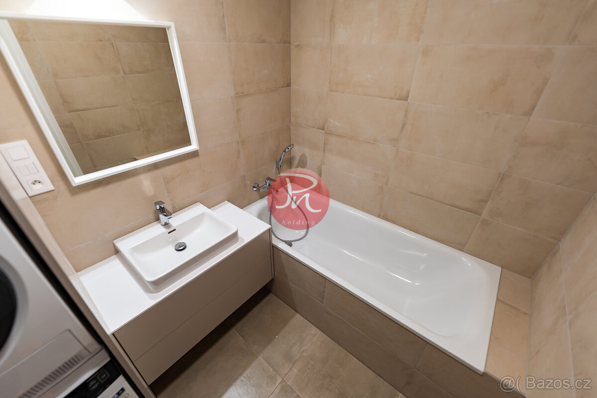 Pronájem nadstandardního bytu 4kk, s terasou 142,38m² v rezi - 15