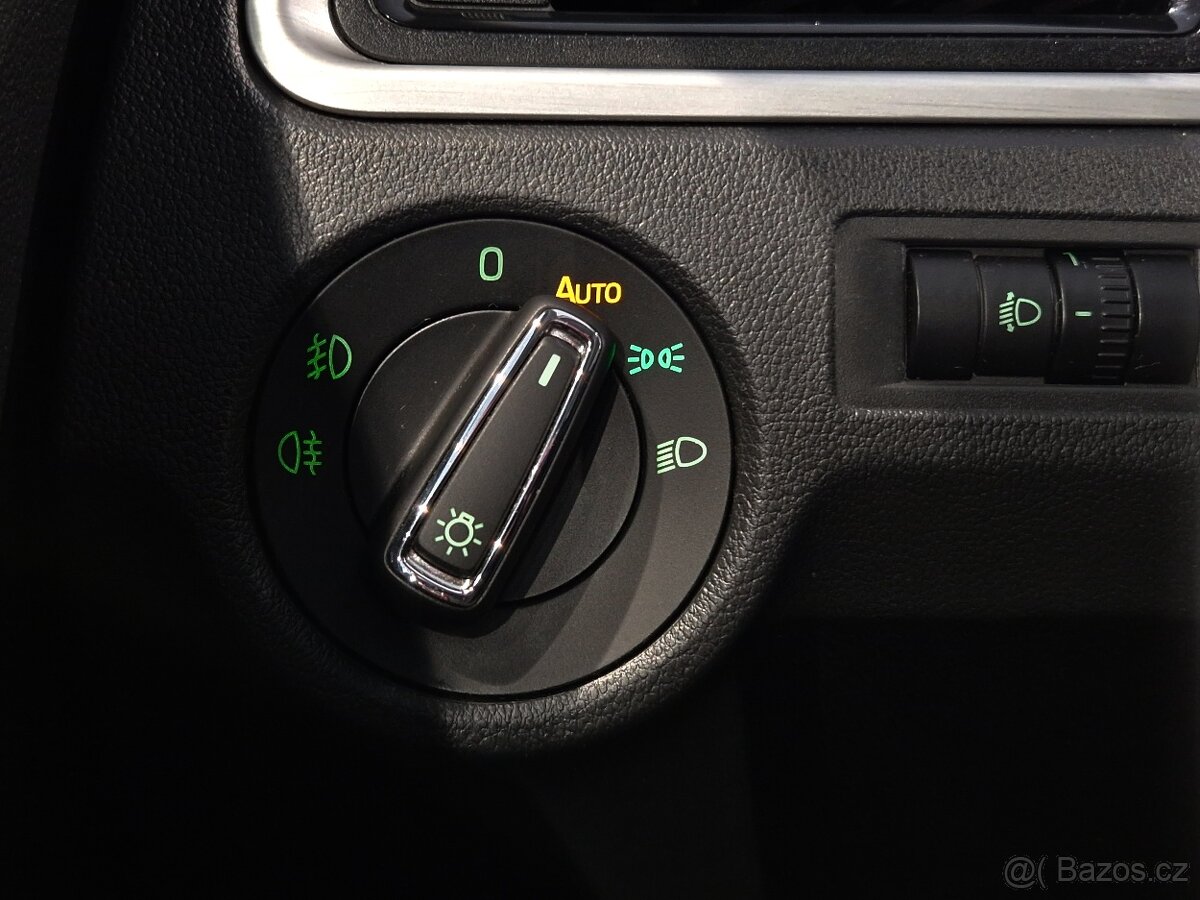 Škoda Rapid 1.2TSI 66KW Scoutline Xenon, Výhřev Smartlink - 15
