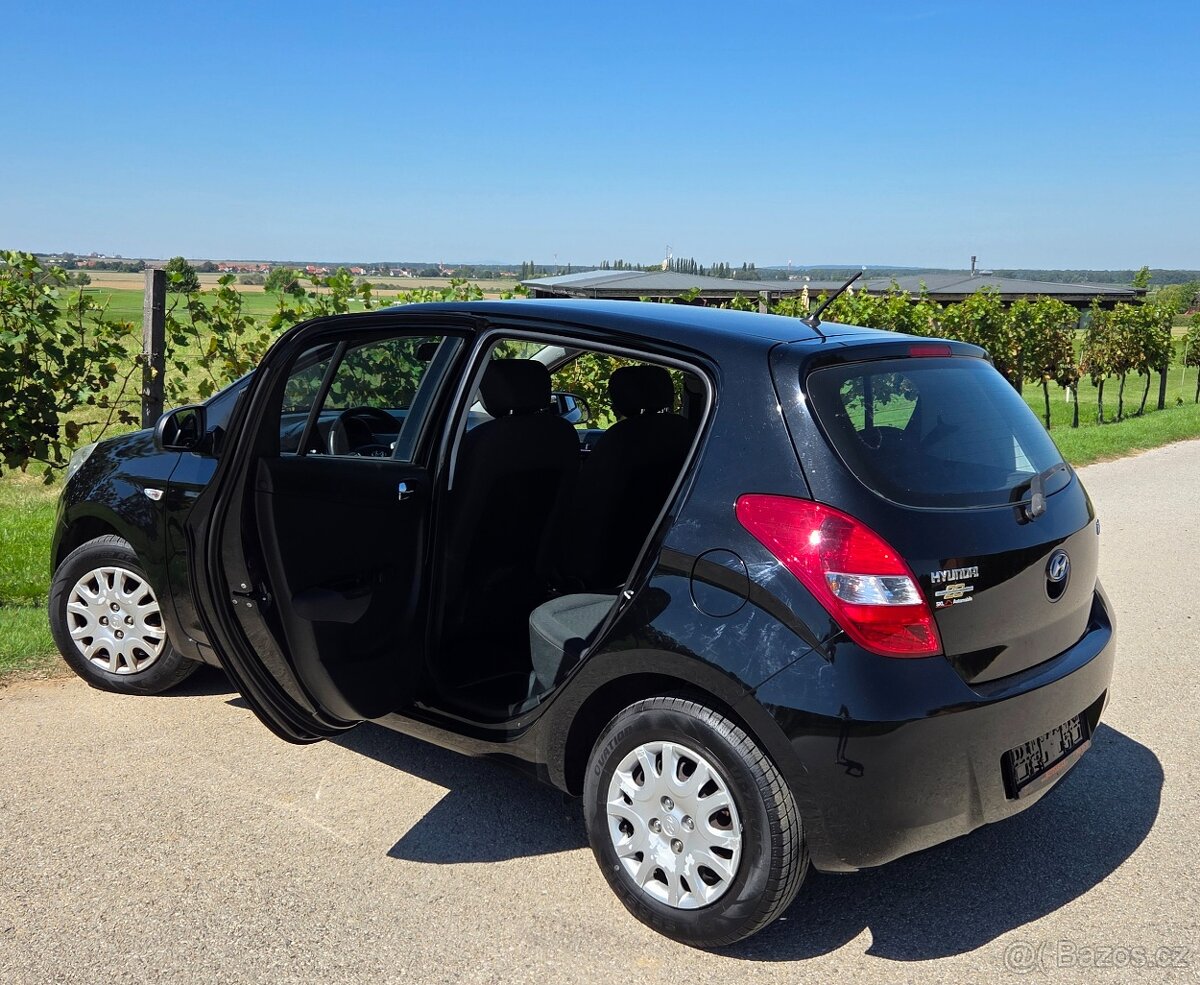 Hyundai i20 1.25 16V 57KW/77koní R.V.03/2012 - 15