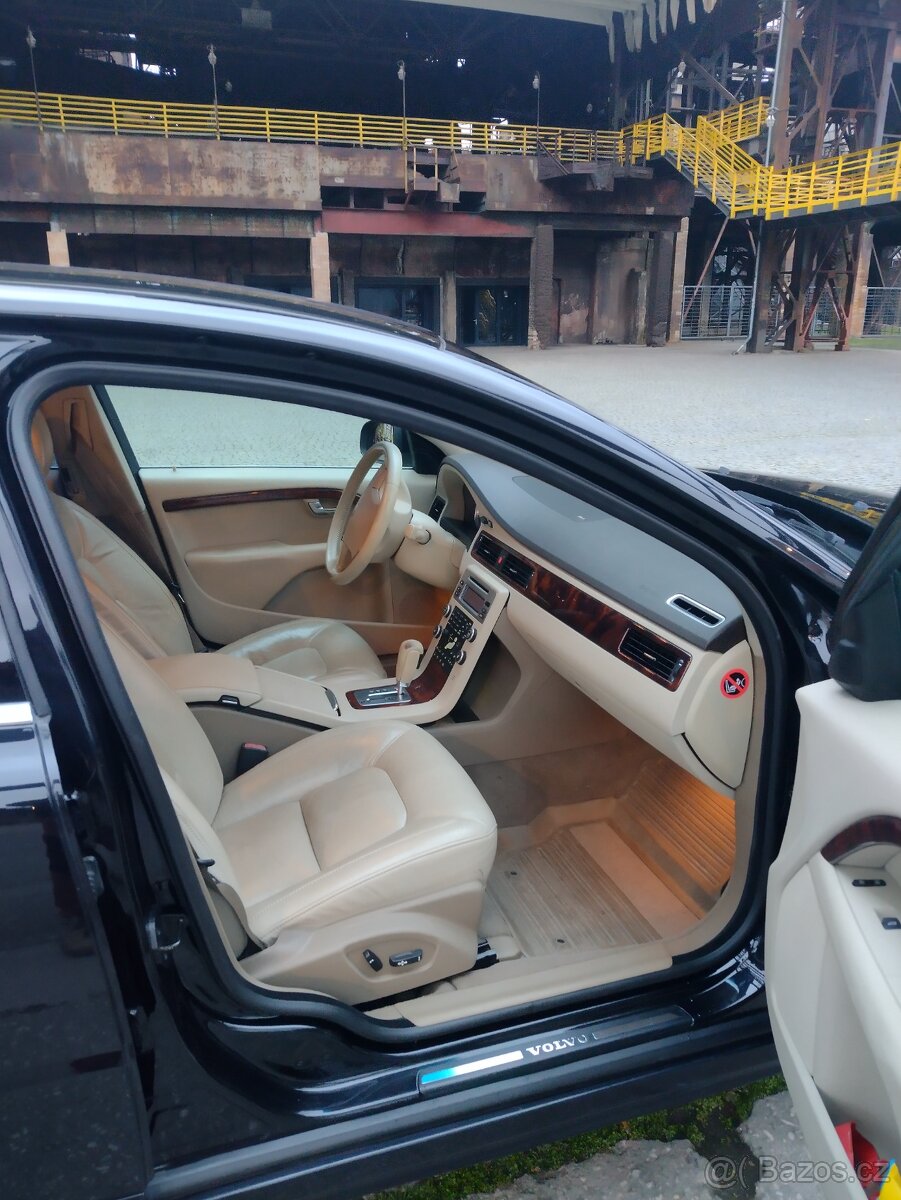 Volvo S80 V8 4.4i AWD (4x4) - 15