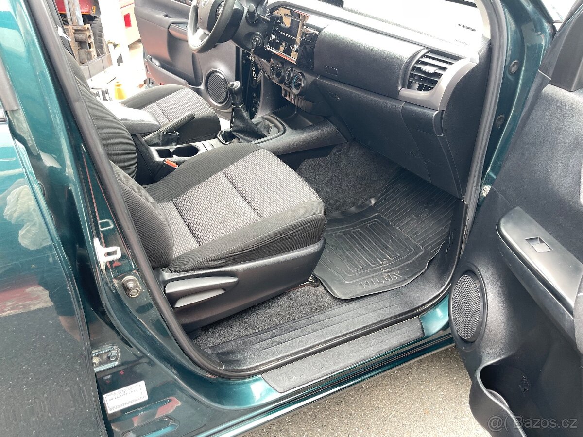 Prodám Toyota Hilux 2,4 D-4D DoubleCab - 15