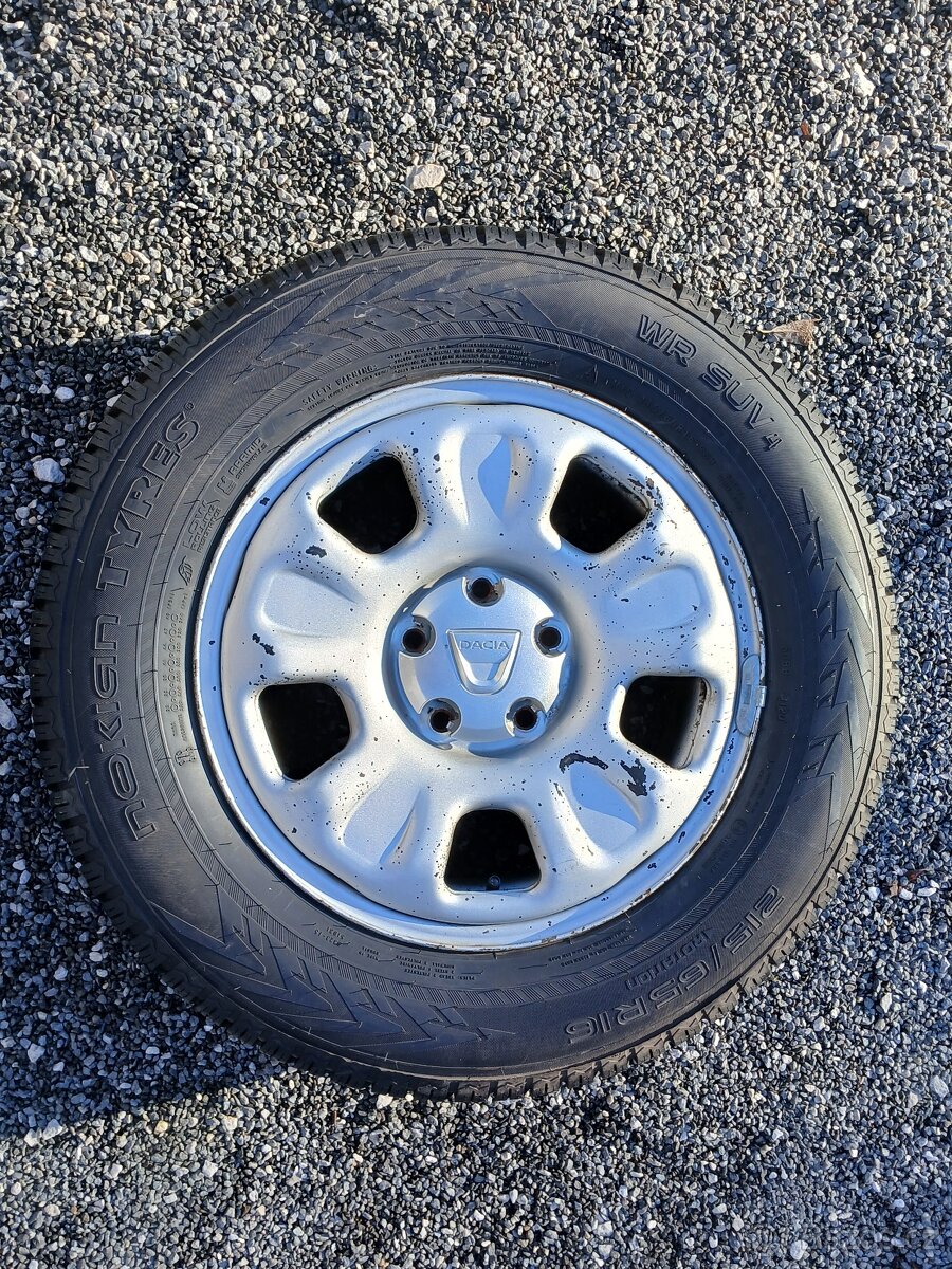 Zimní kola Dacia Duster Nokian 215/65/16 vzorek 8mm - 15