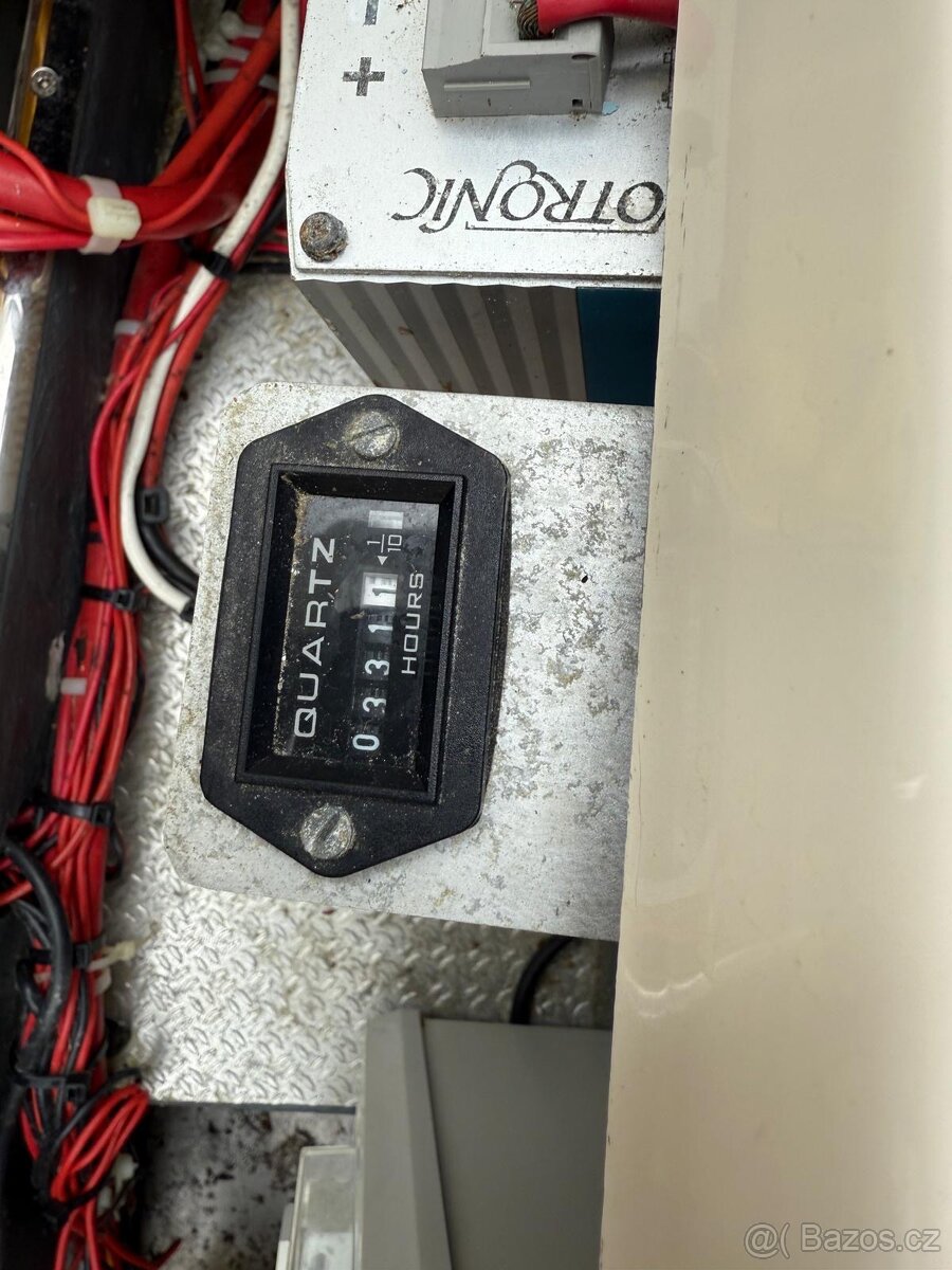 Motorová loď Viper - 15