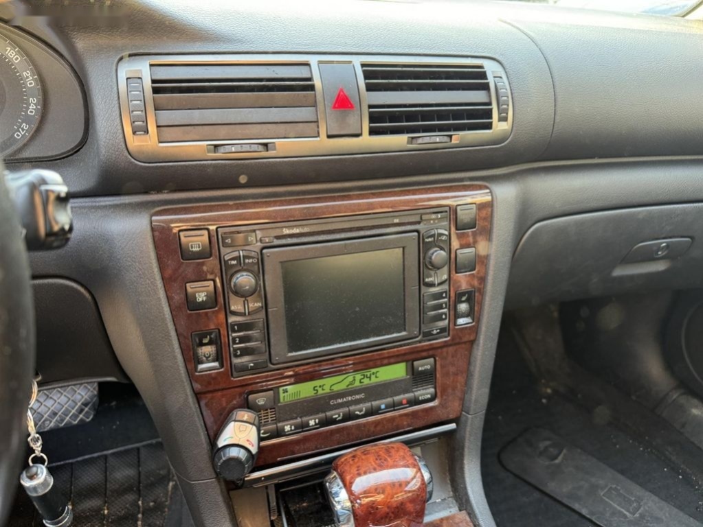 Škoda Superb,2.8 142kW - 15