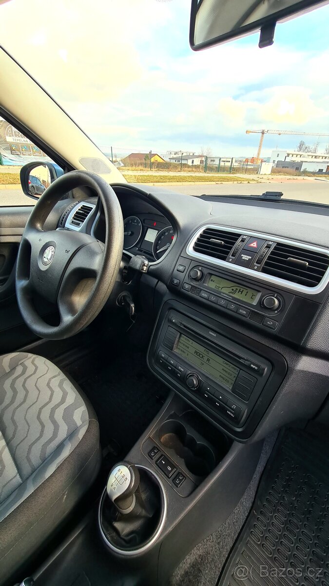 Škoda Fabia 2 Combi 1.4 16v MPI Style Edition - park.senzory - 15