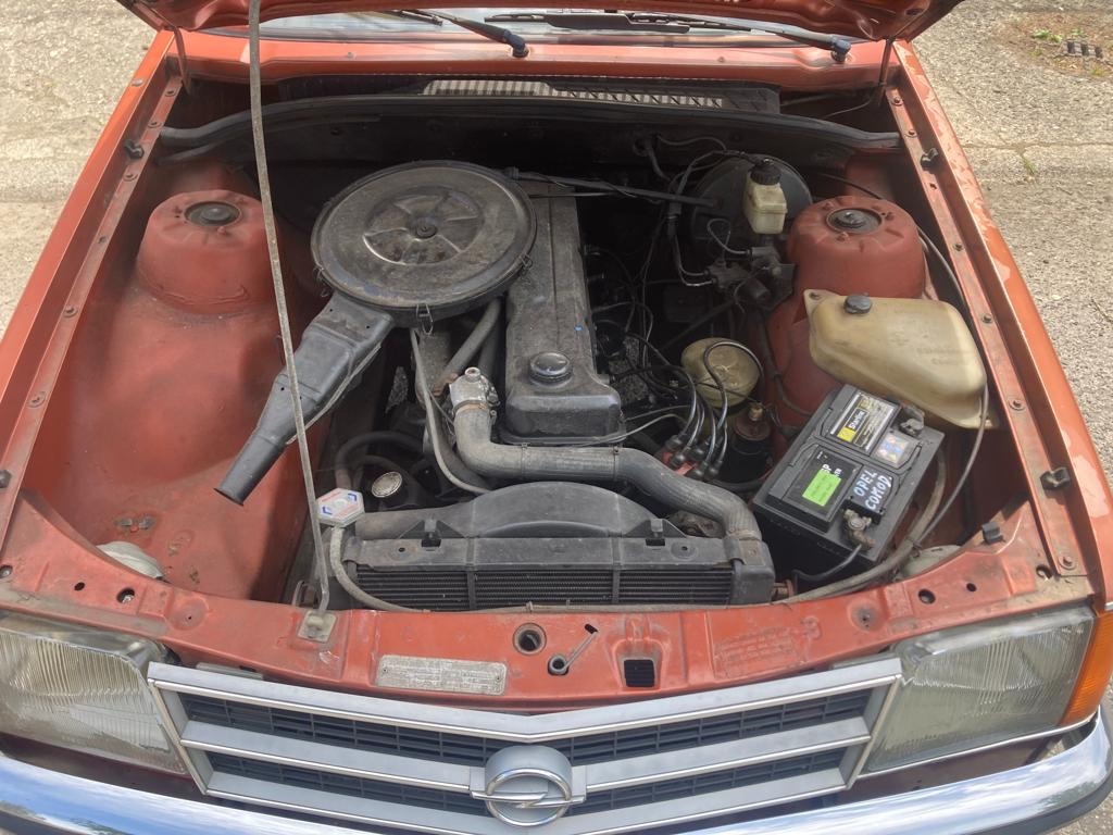 Opel Commodore 2.5 S 6 válec 1979 Super cena - 15
