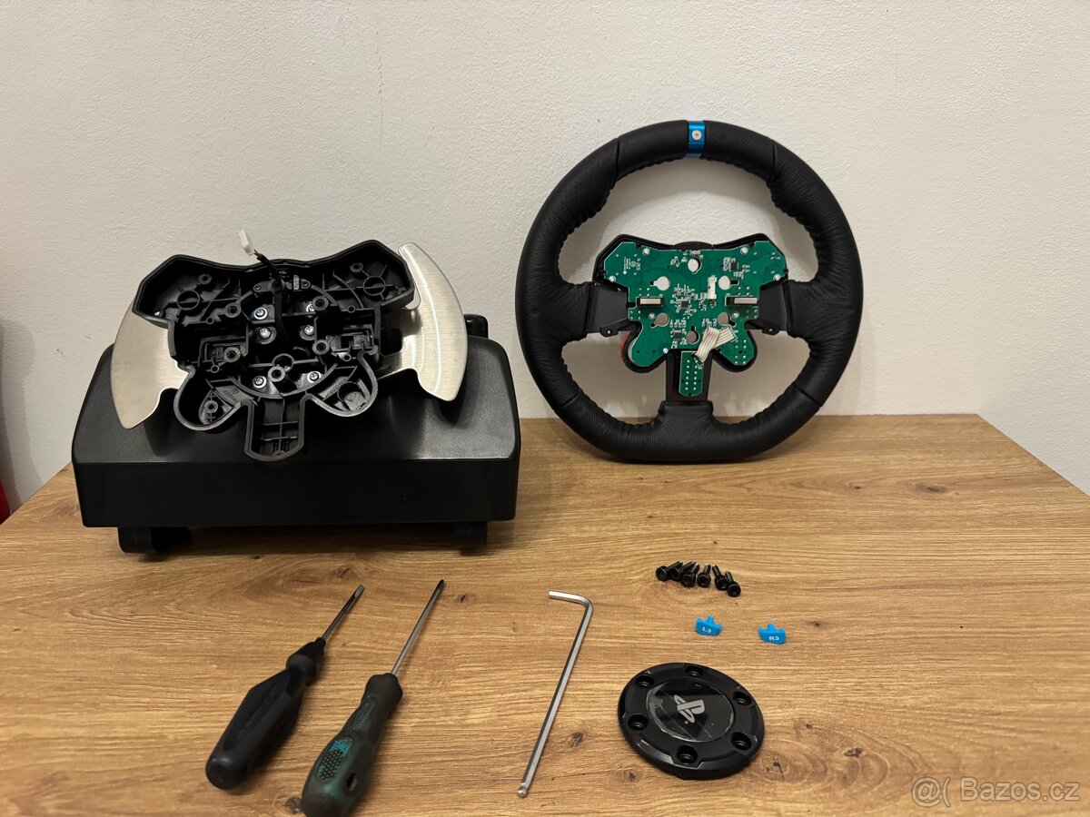F1 volant na Logitech - 15