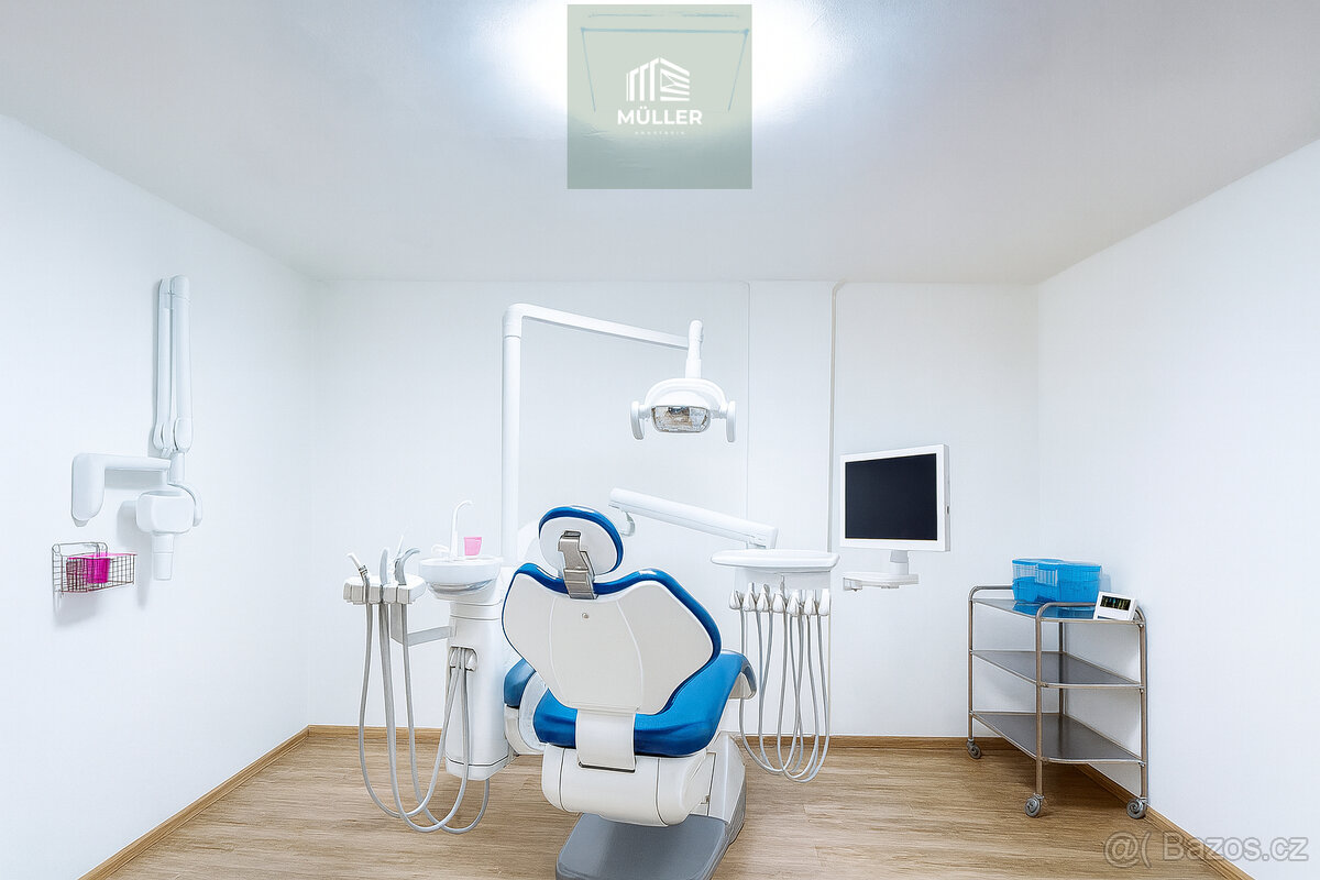 Pronájem domu po rekonstrukci – 4 parkovací místa, přístřeše - 15