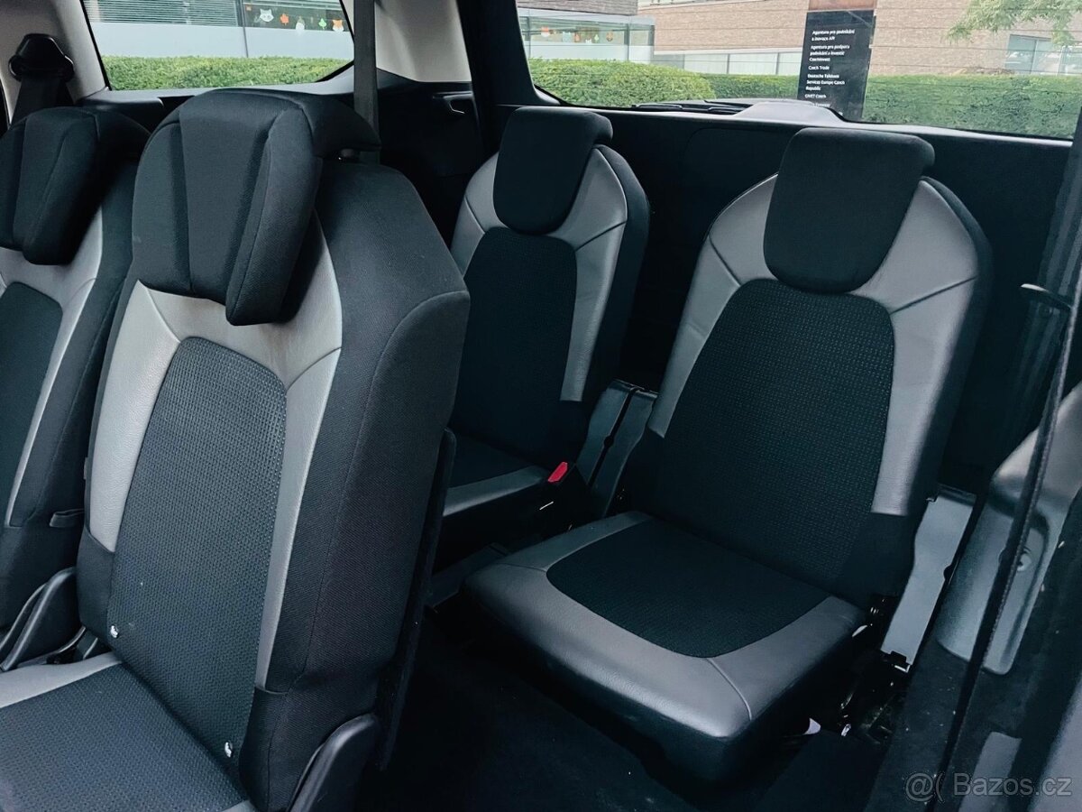 Citroën Grand C4 Picasso 2.0HDi AUTOMAT 7MÍST KAMERY TAŽNÉ - 15