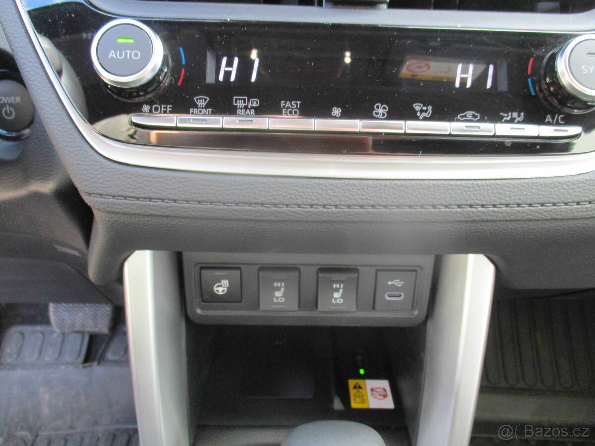 TOYOTA COROLLA CROSS AC STYLE TECH 2,0 HEV 4x4 DPH - 15