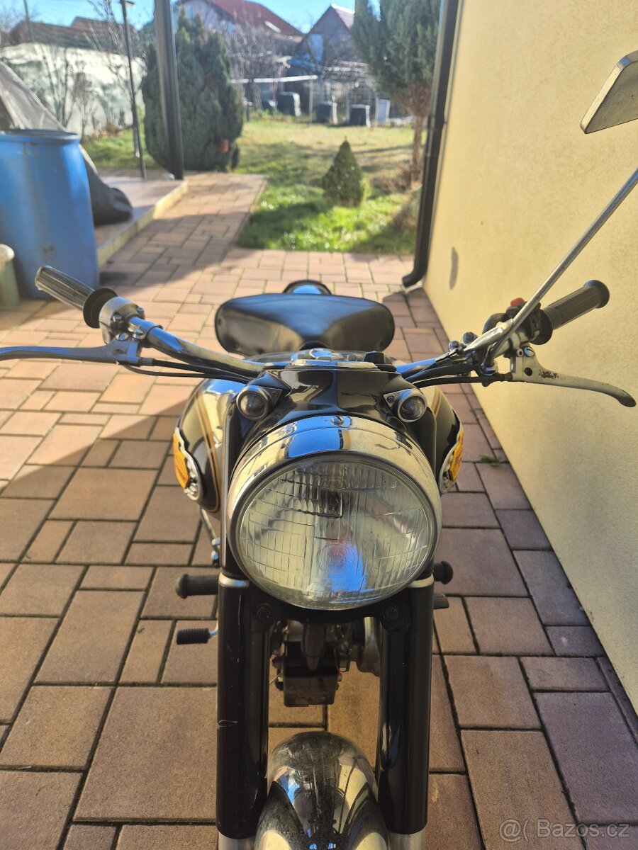 Royal Enfield Bullet 350 rok 1972 - 15