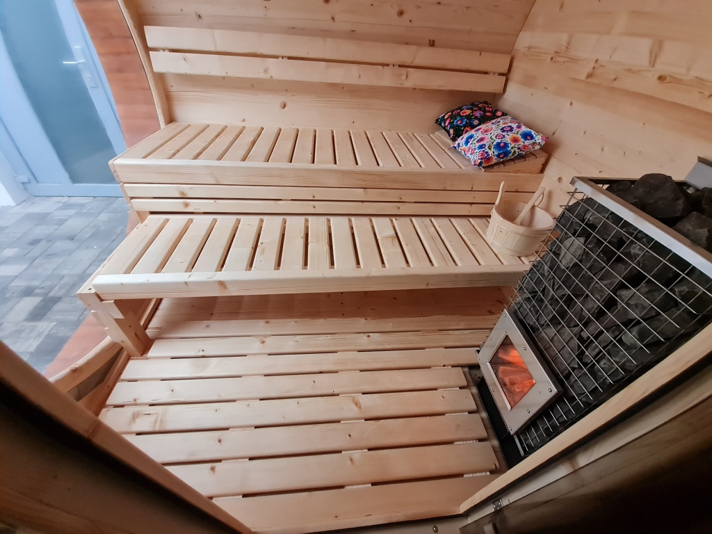 Oválná sauna s panoramatickým oknem - 15