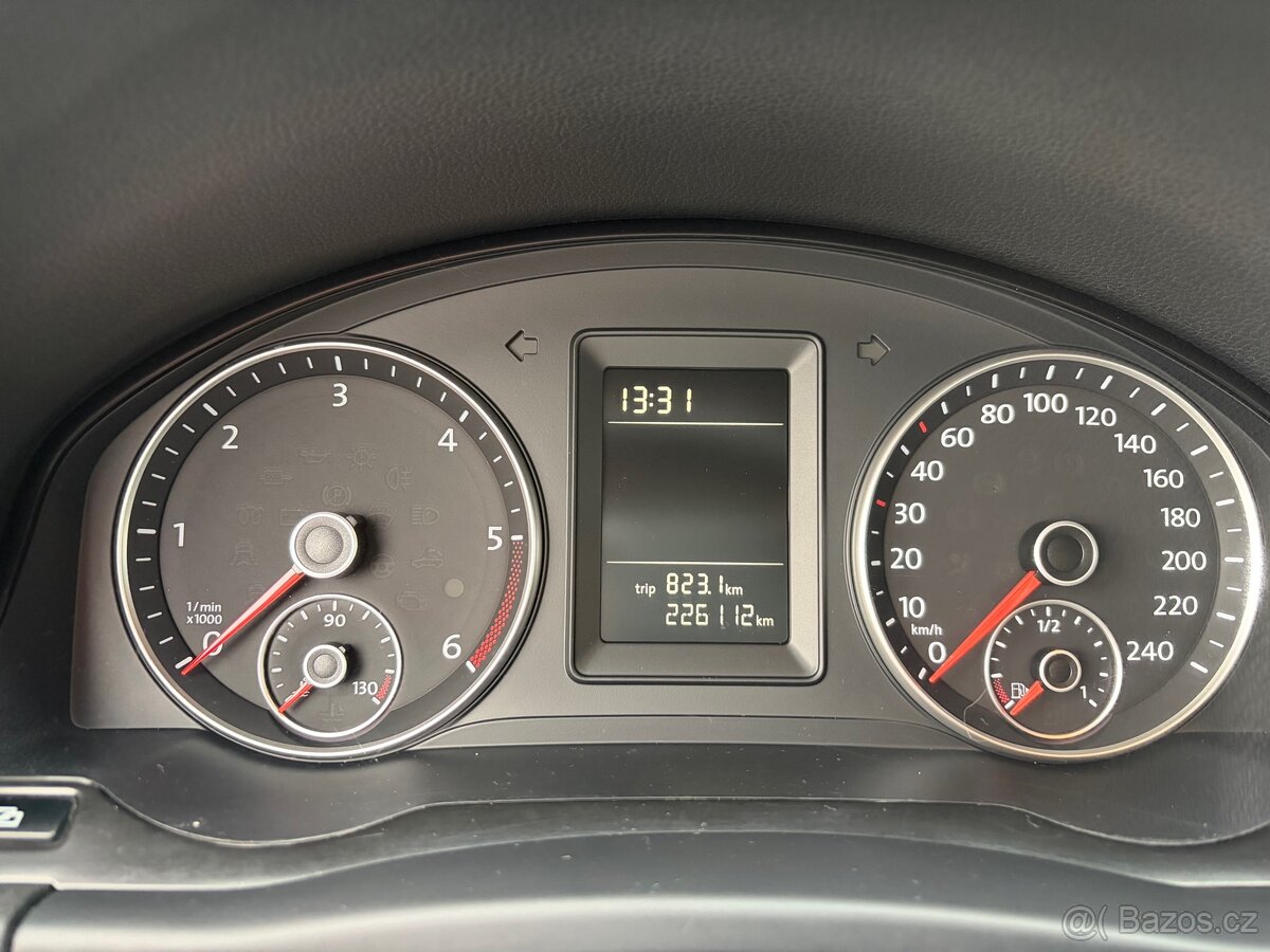 Volkswagen Golf Plus 1.6 TDI 2009 manuál - 15