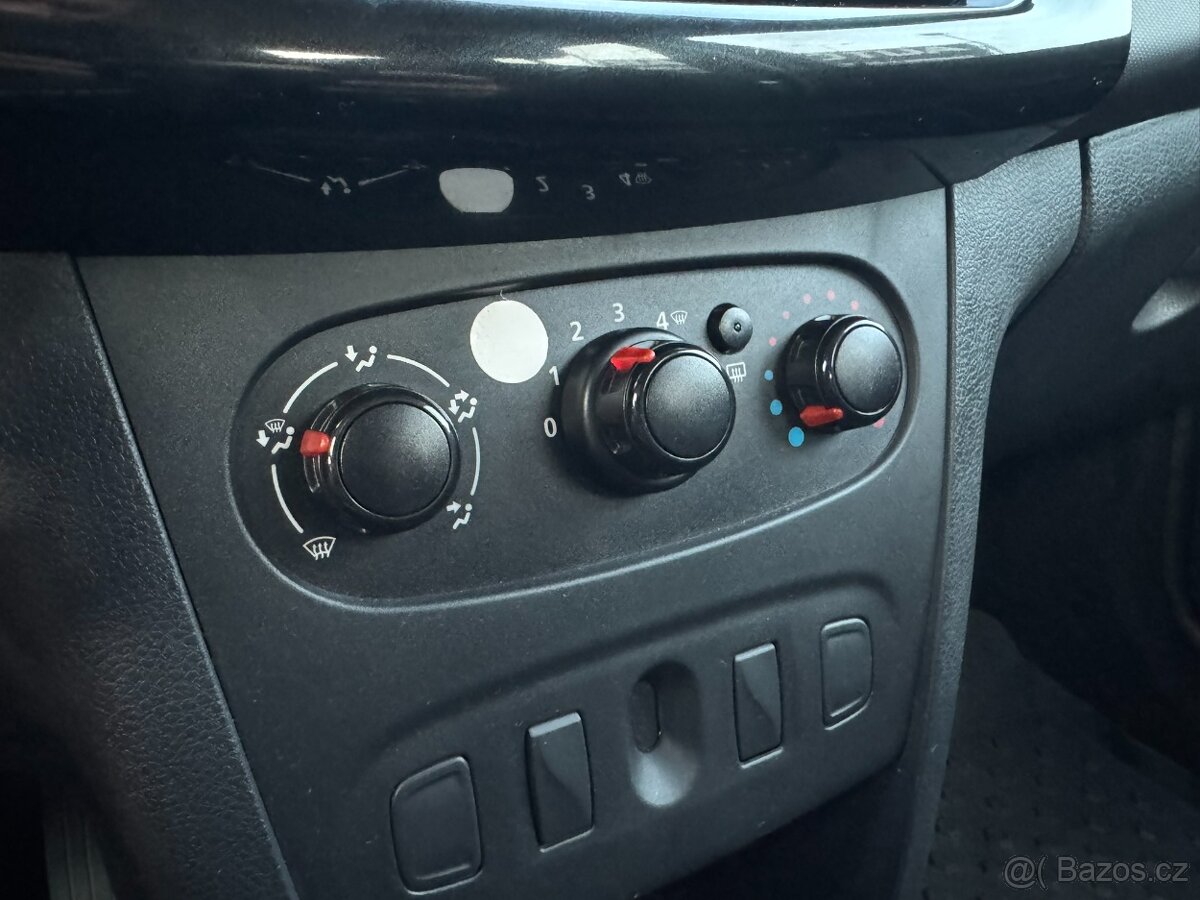 Dacia Sandero 1,0i 54 KW 2. MAJ. STK KOLA KM - 15