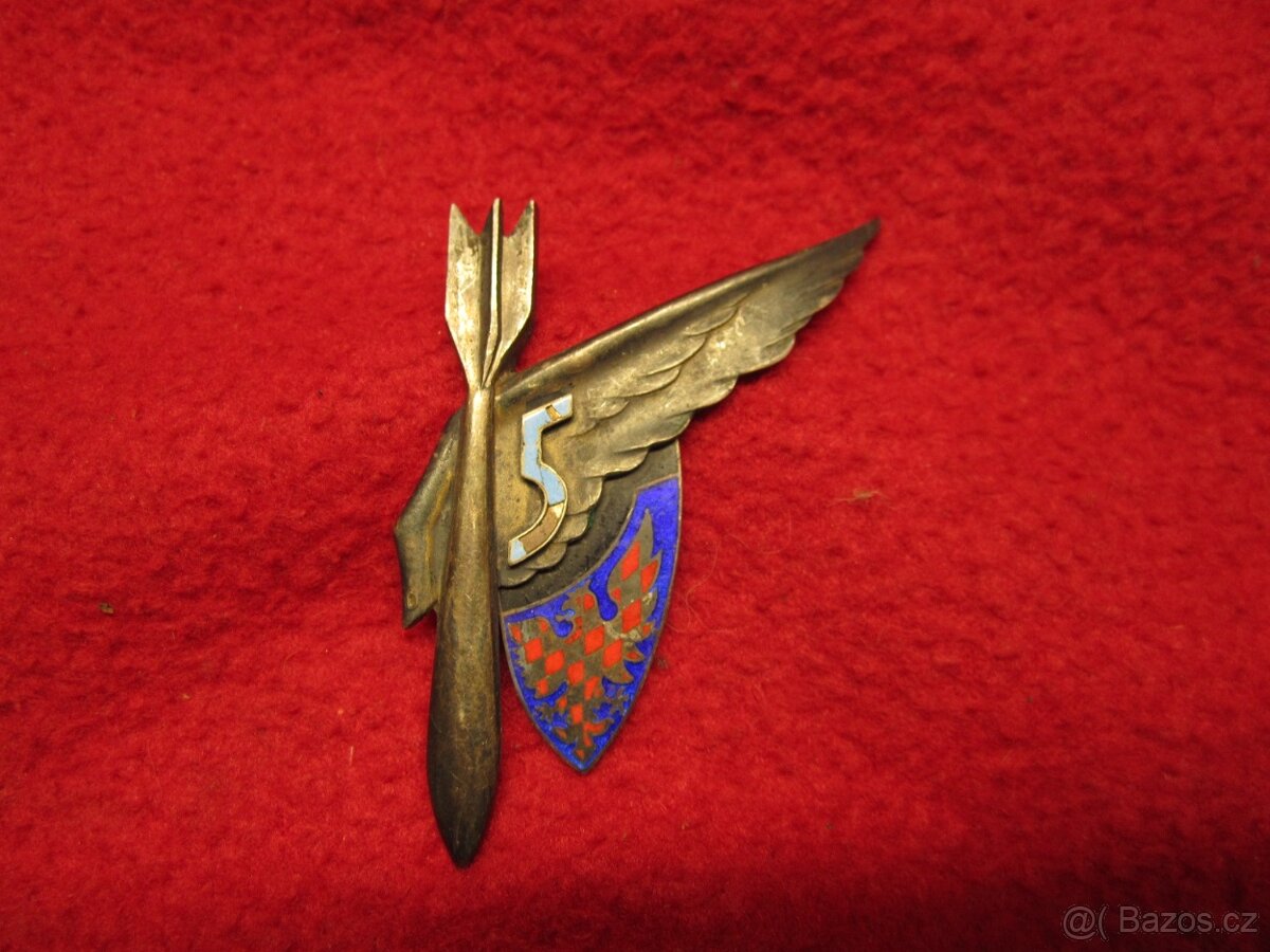 Pozustalost po letci. Kordik, vyznamenani, rumunska, polska. - 15