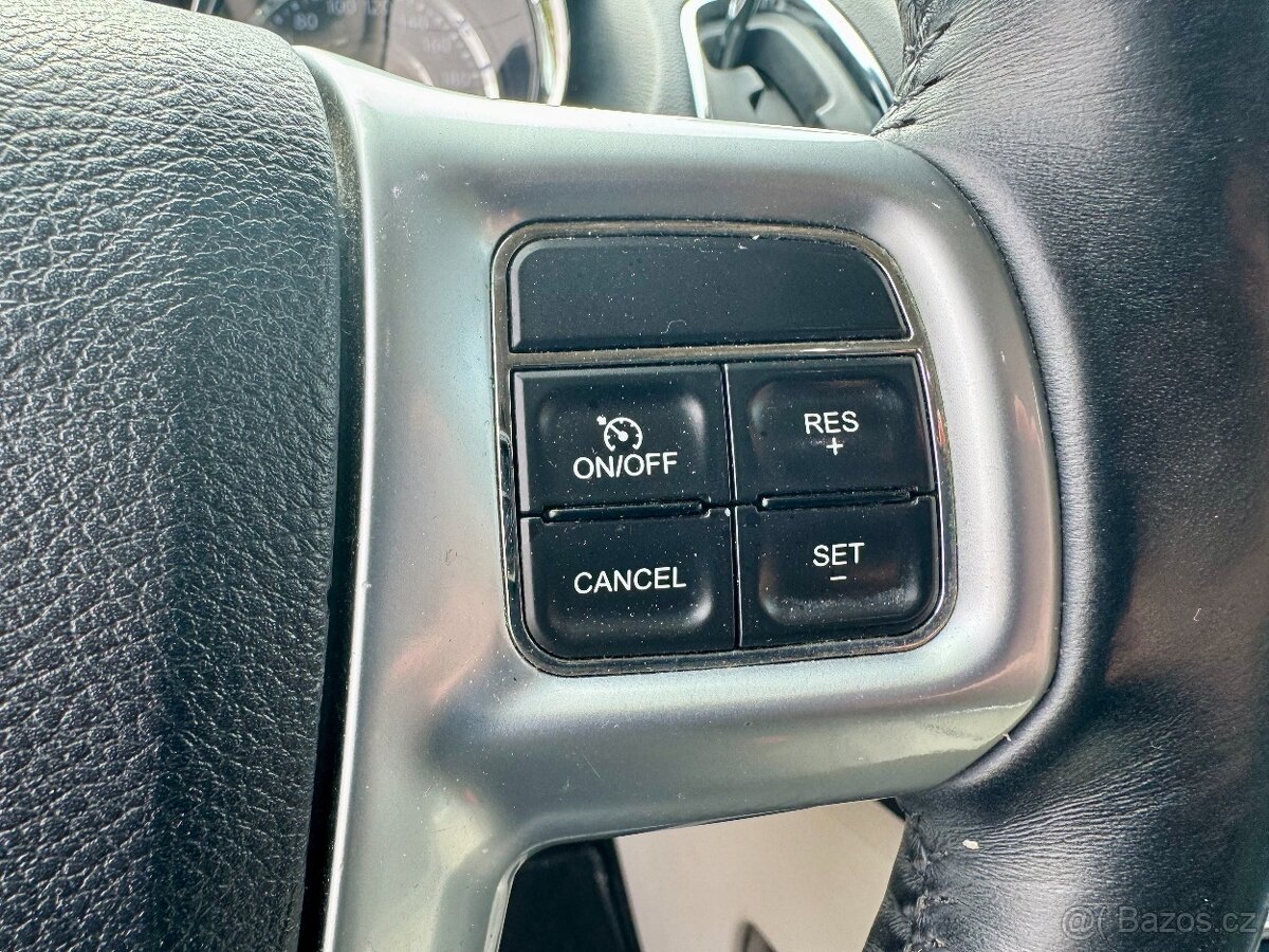 LANCIA VOYAGER 2.8CRD GOLD STOWnGO 7 míst - 15