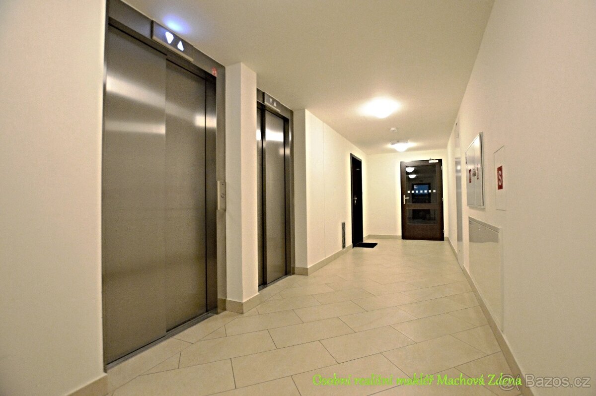 Pronájem bytu 1KK v ul. Olšanská, Praha 3 - 15