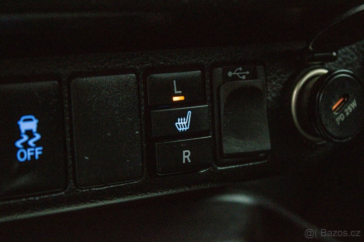 Toyota Hilux 2.4 D-4D Active A/T | 4x4 | - 15