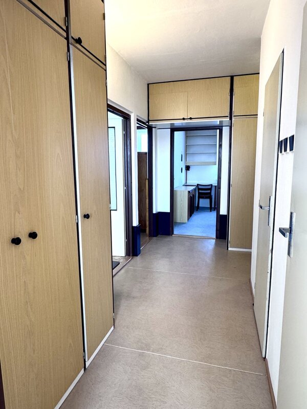 Pronájem kompletně zařízeného bytu 3+1, 77 m2, s terasou a s - 15