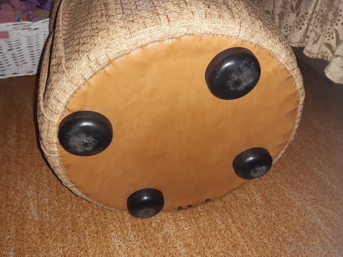 Taburety s úložným prostorem - 15