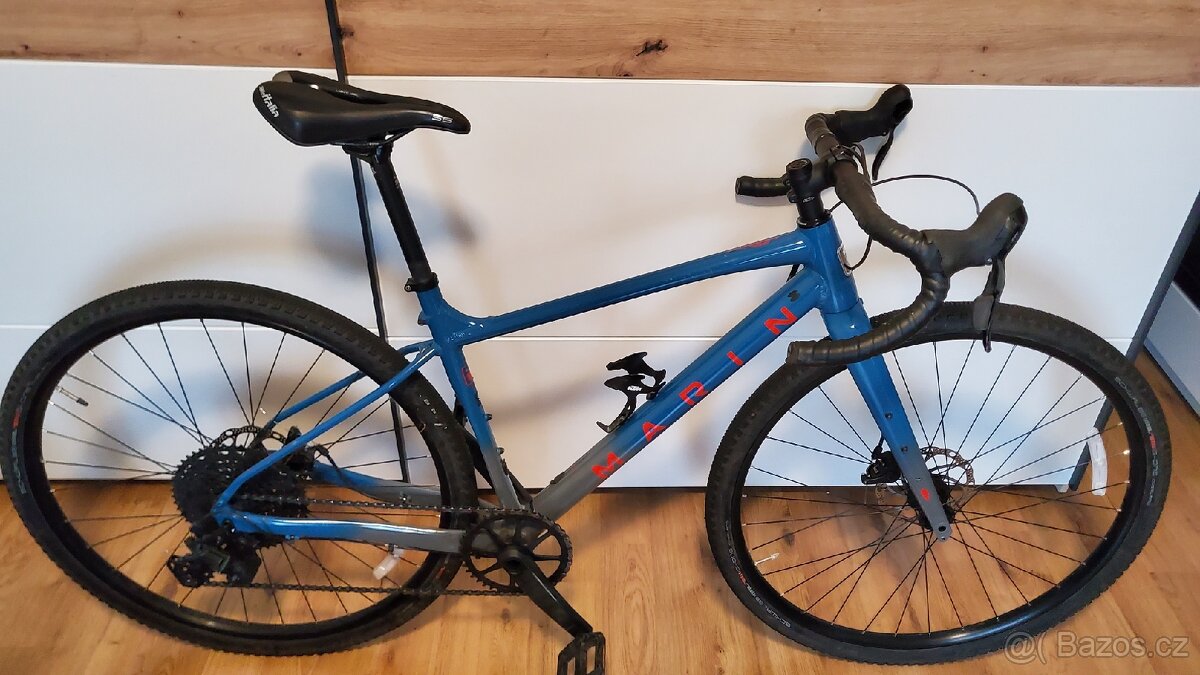 Silniční kolo MARIN - 15