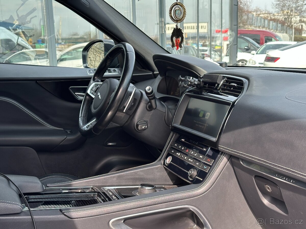 Jaguar F-Pace 2018 - 15