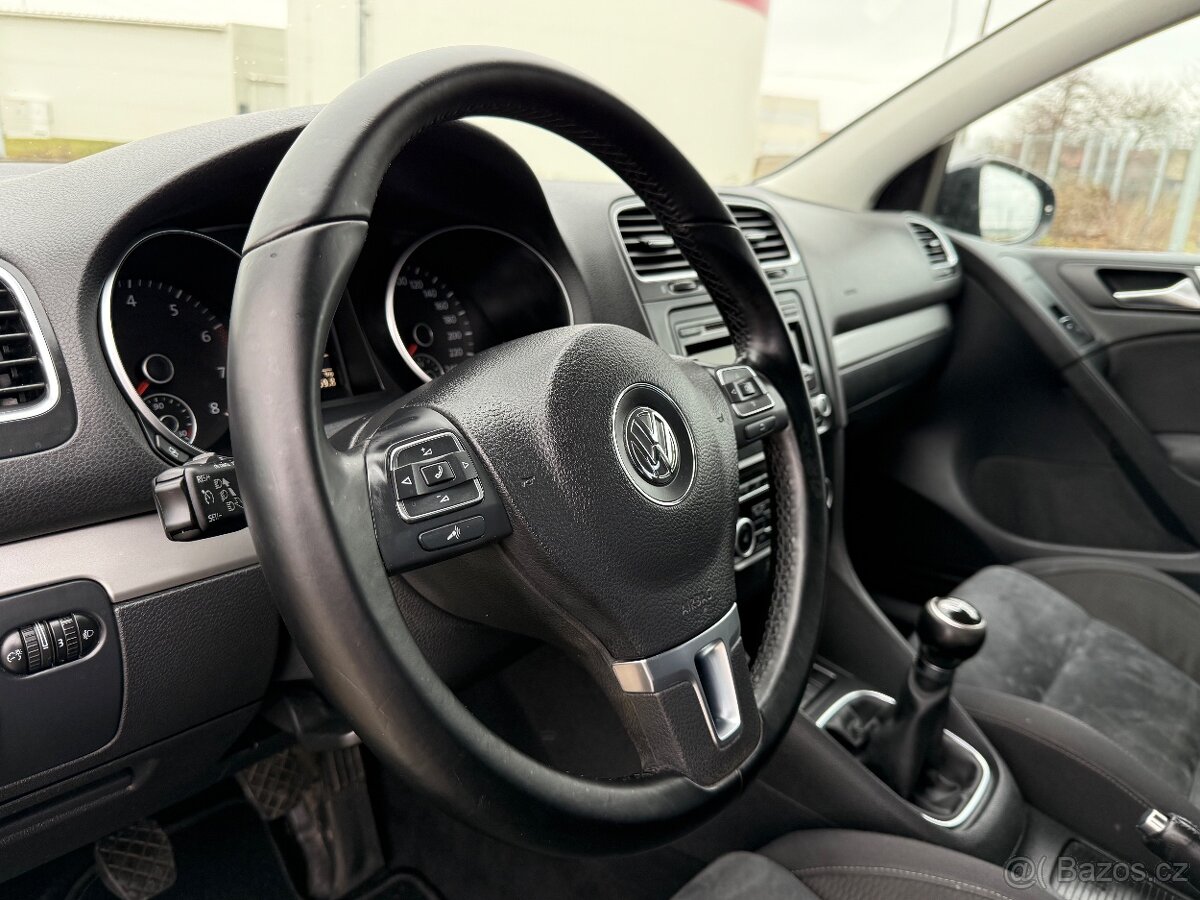 Volkswagen Golf VI • 1.4 TSI 90 kW • NOVÉ ROZVODY • 2 x pneu - 15