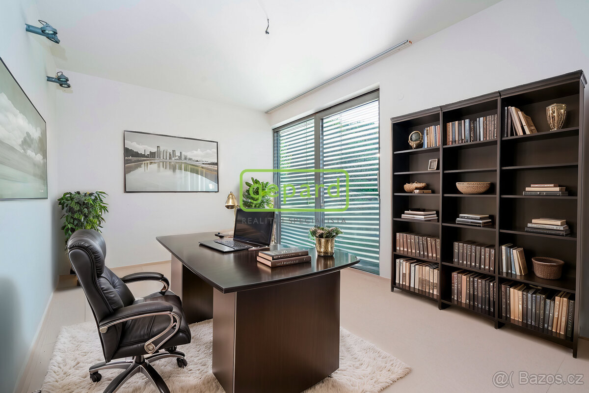 Vícegenerační samostatná vila 636m2, s pozemkem 2478m2, Koun - 15