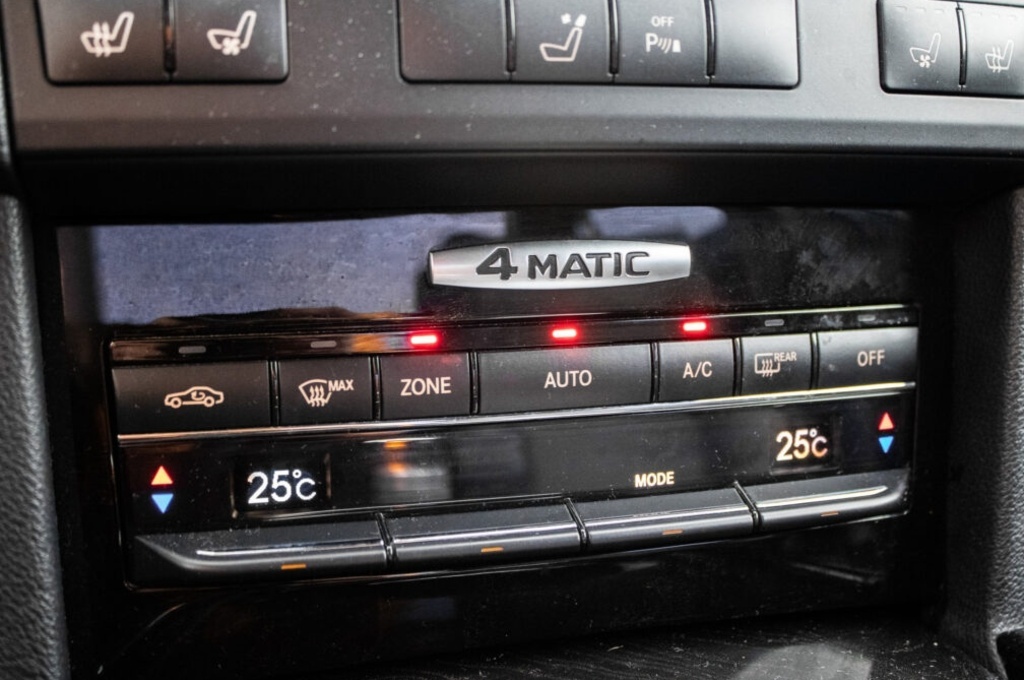 Mercedes-Benz E trieda Sedan 350 CDI BlueEFFICIENCY 4MATIC, - 15