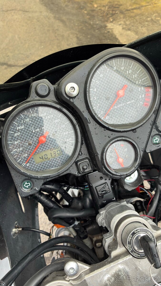 Honda Hornet S 600 - 15