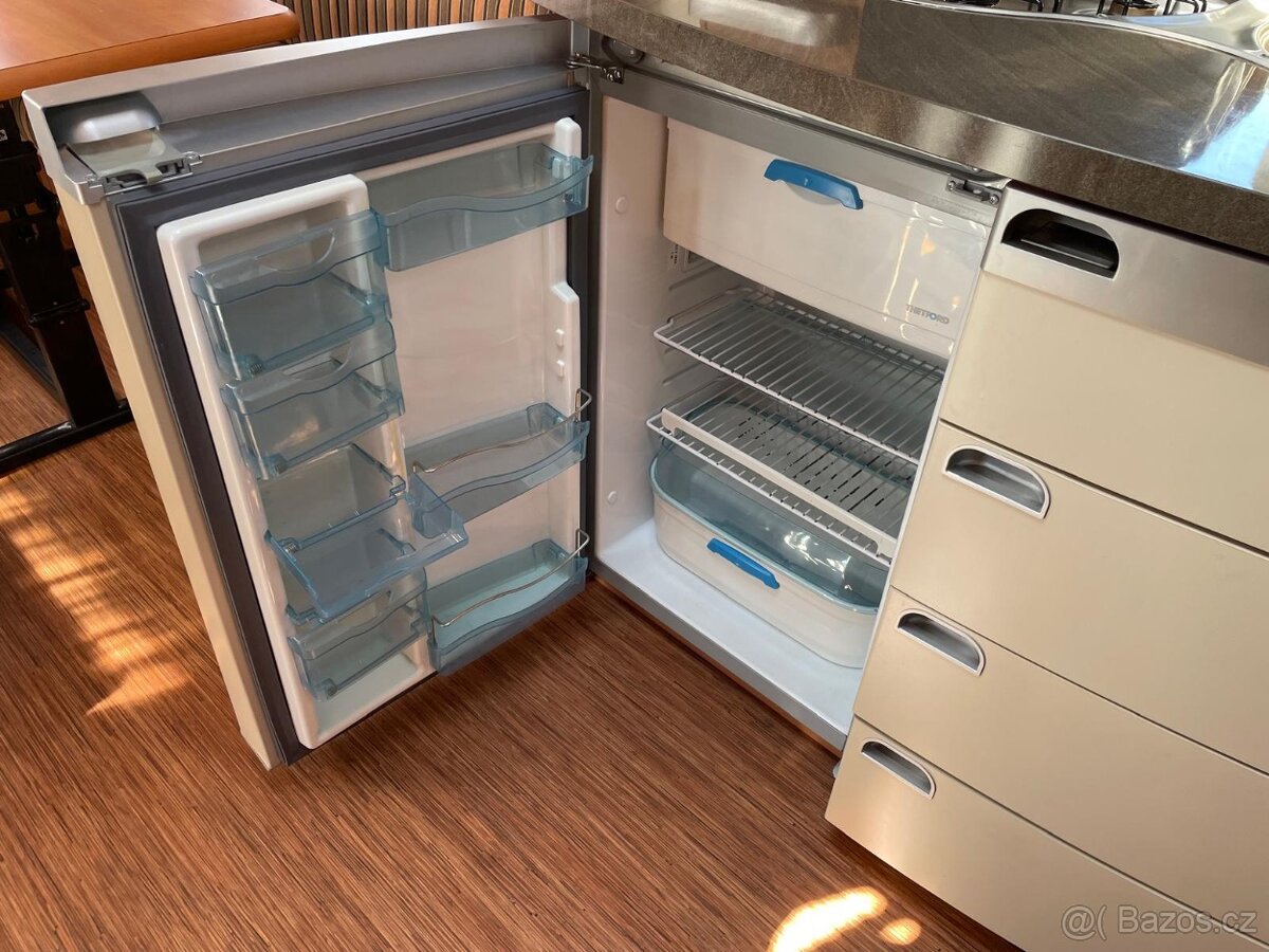 Hobby Excellent 560, EL.POJEZD, BOJLER, SPRCHA, MARKÝZA - 15