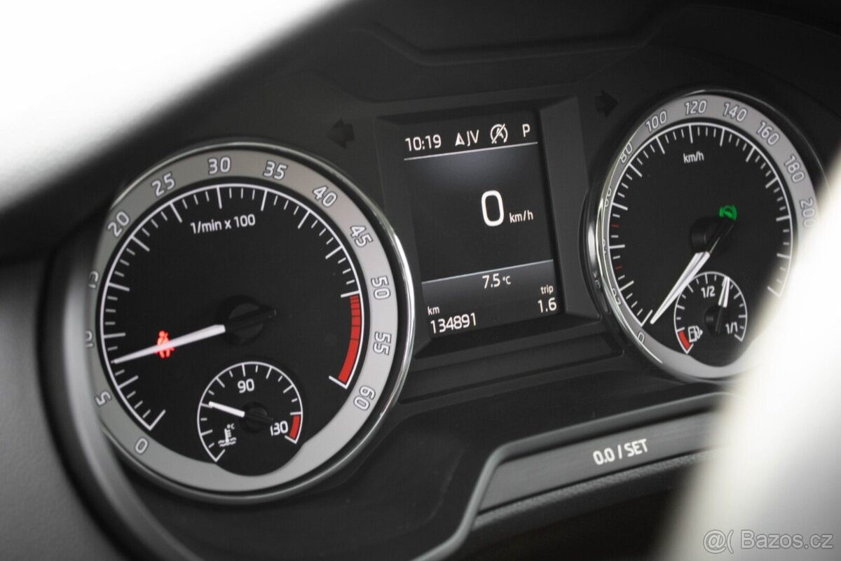 Škoda Octavia Combi 2.0 TDI DSG Scout - 15