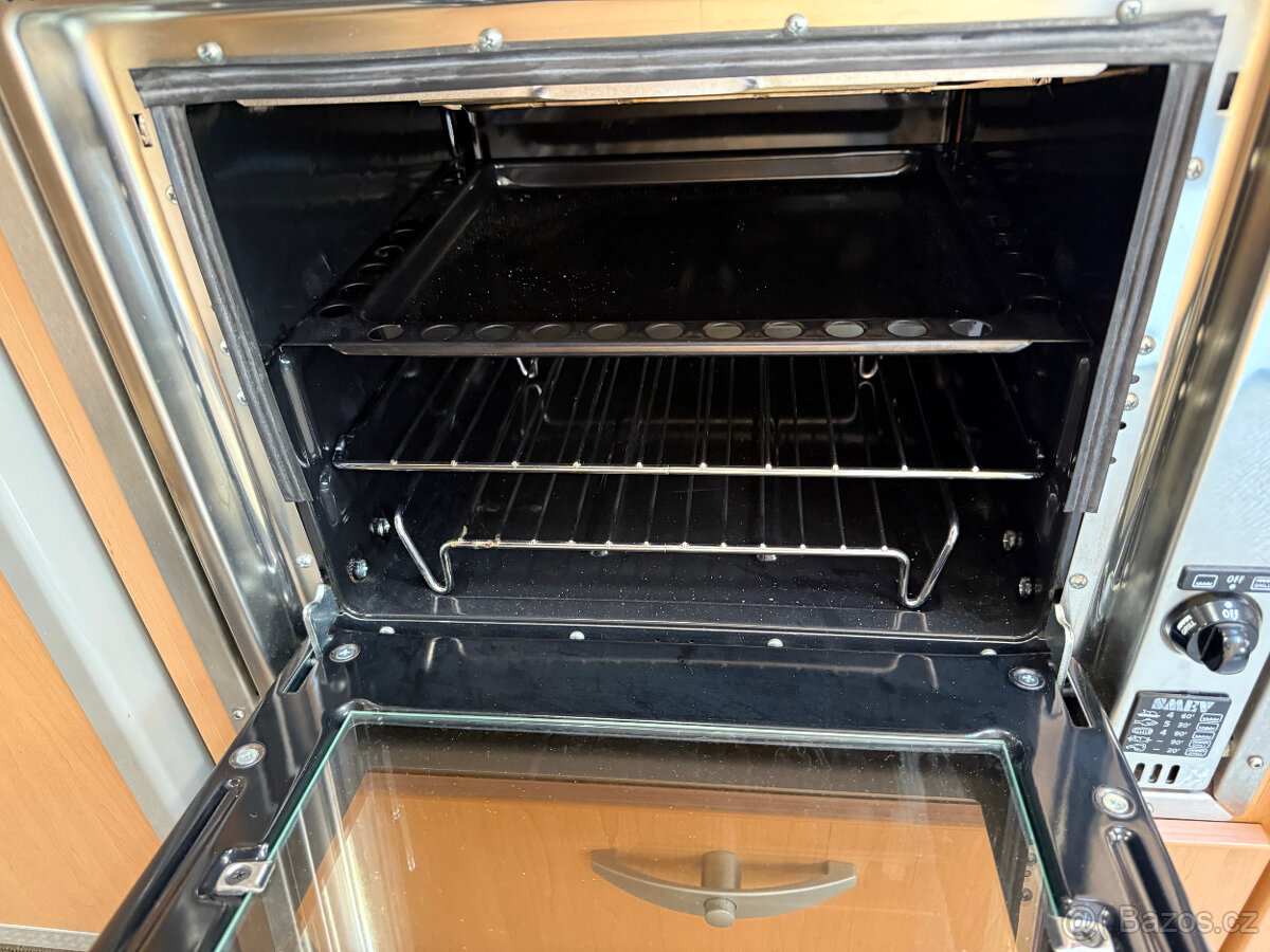 Knaus Südwind 500 FU , ULTRAHEAT, PODLAH.TOPENÍ, PLYN.TROUBA - 15