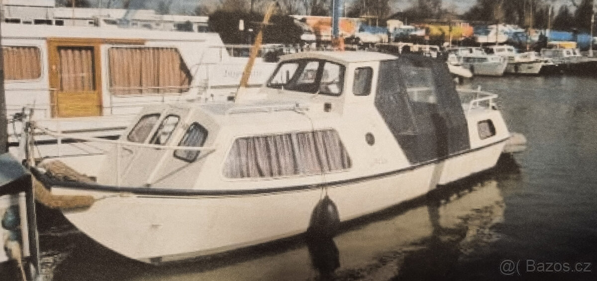 DOERAK 780-AK MOTOROVÁ KAJUTOVÁ LOD - 15